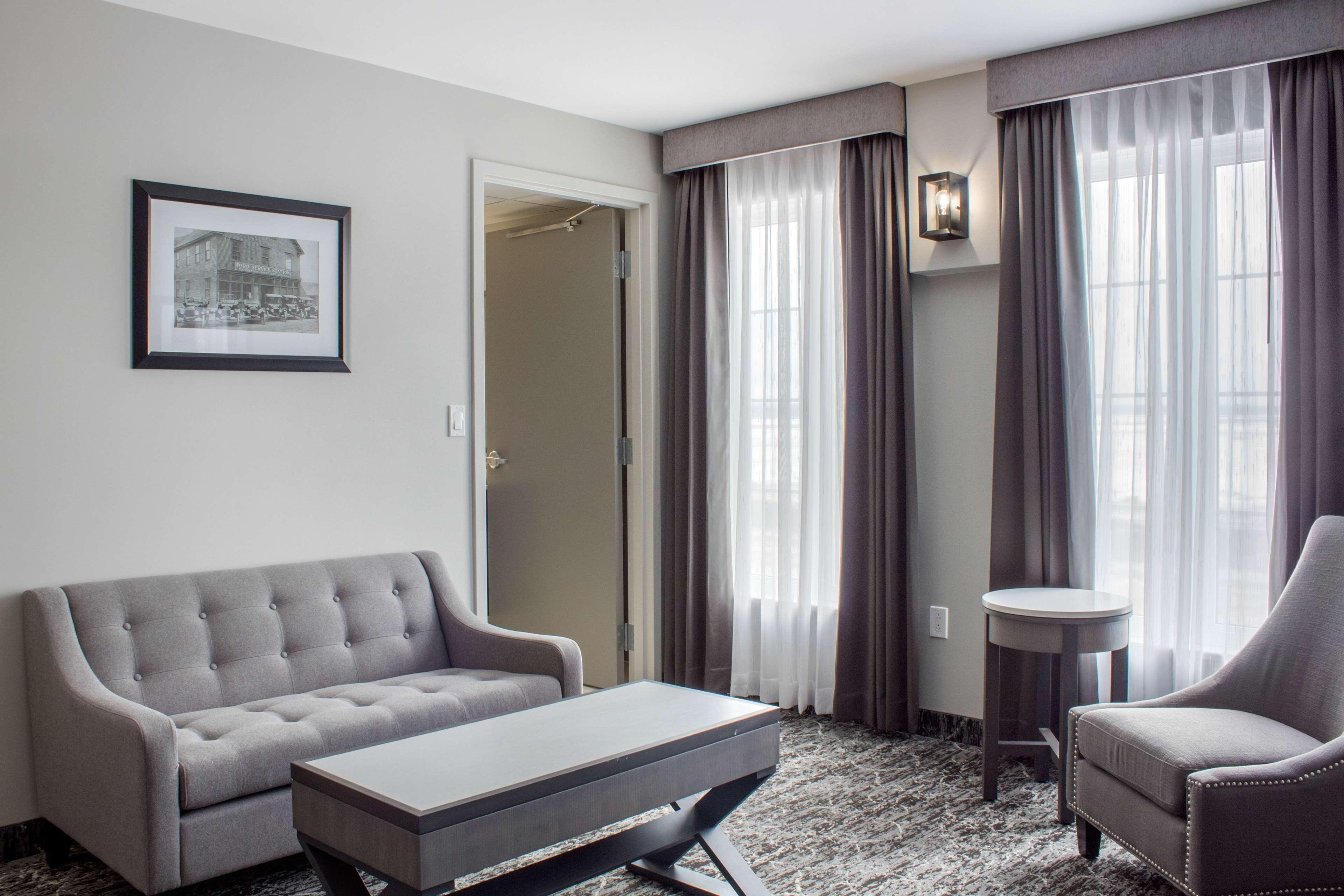 Chateau Moncton Trademark Collection By Wyndham Bagian luar foto