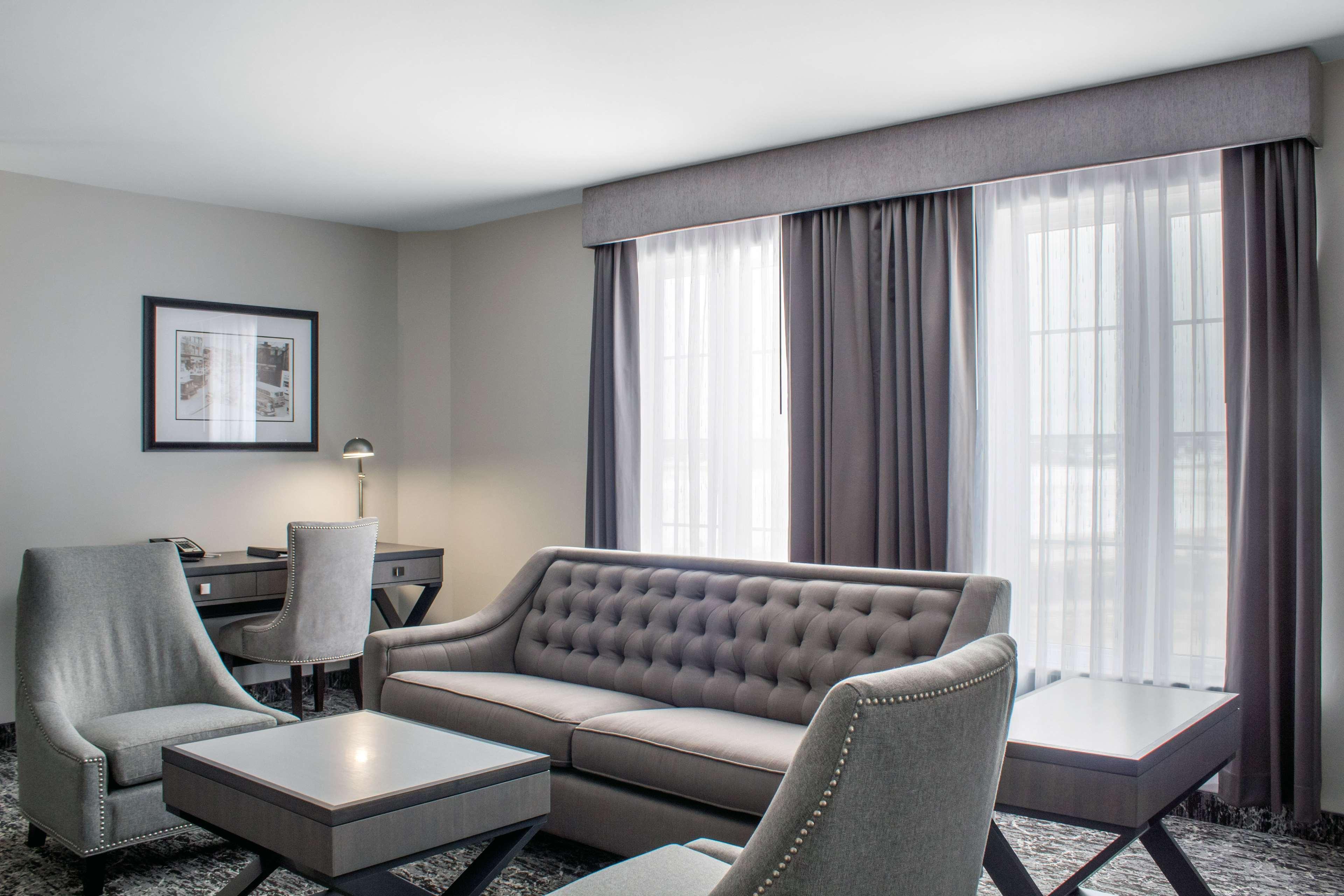 Chateau Moncton Trademark Collection By Wyndham Bagian luar foto