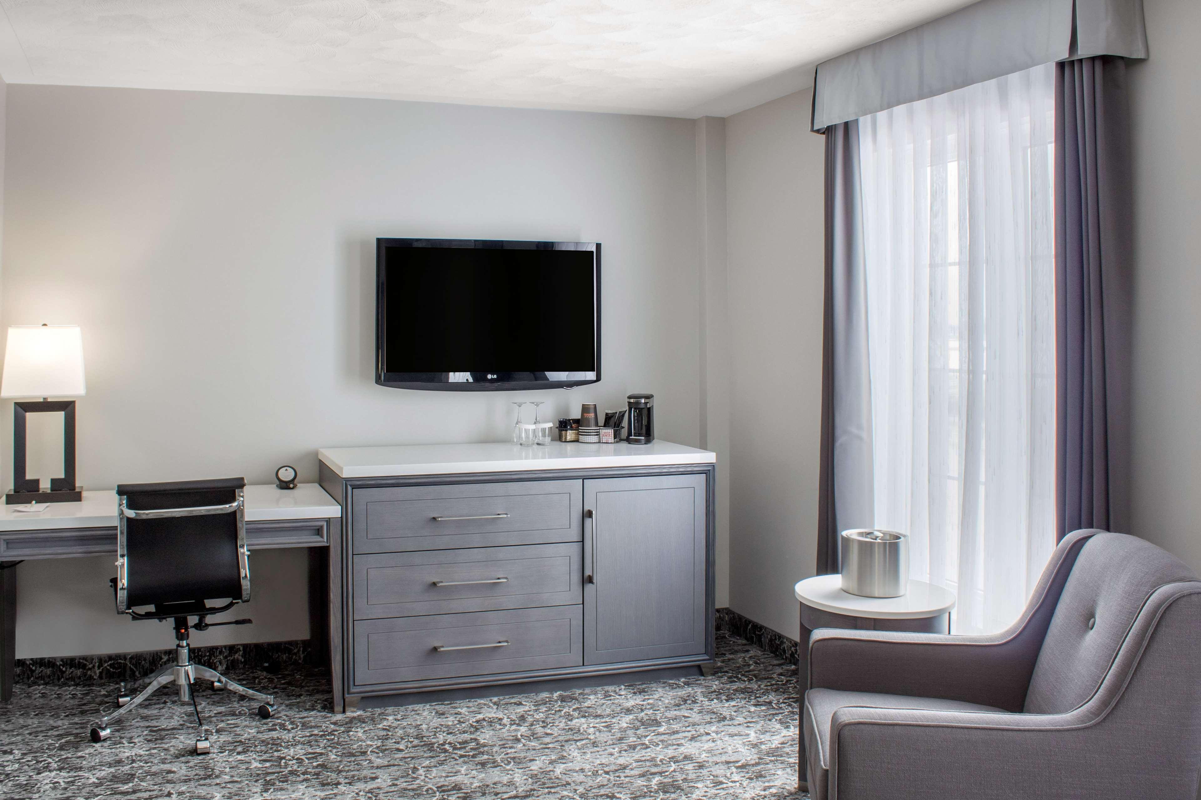 Chateau Moncton Trademark Collection By Wyndham Bagian luar foto
