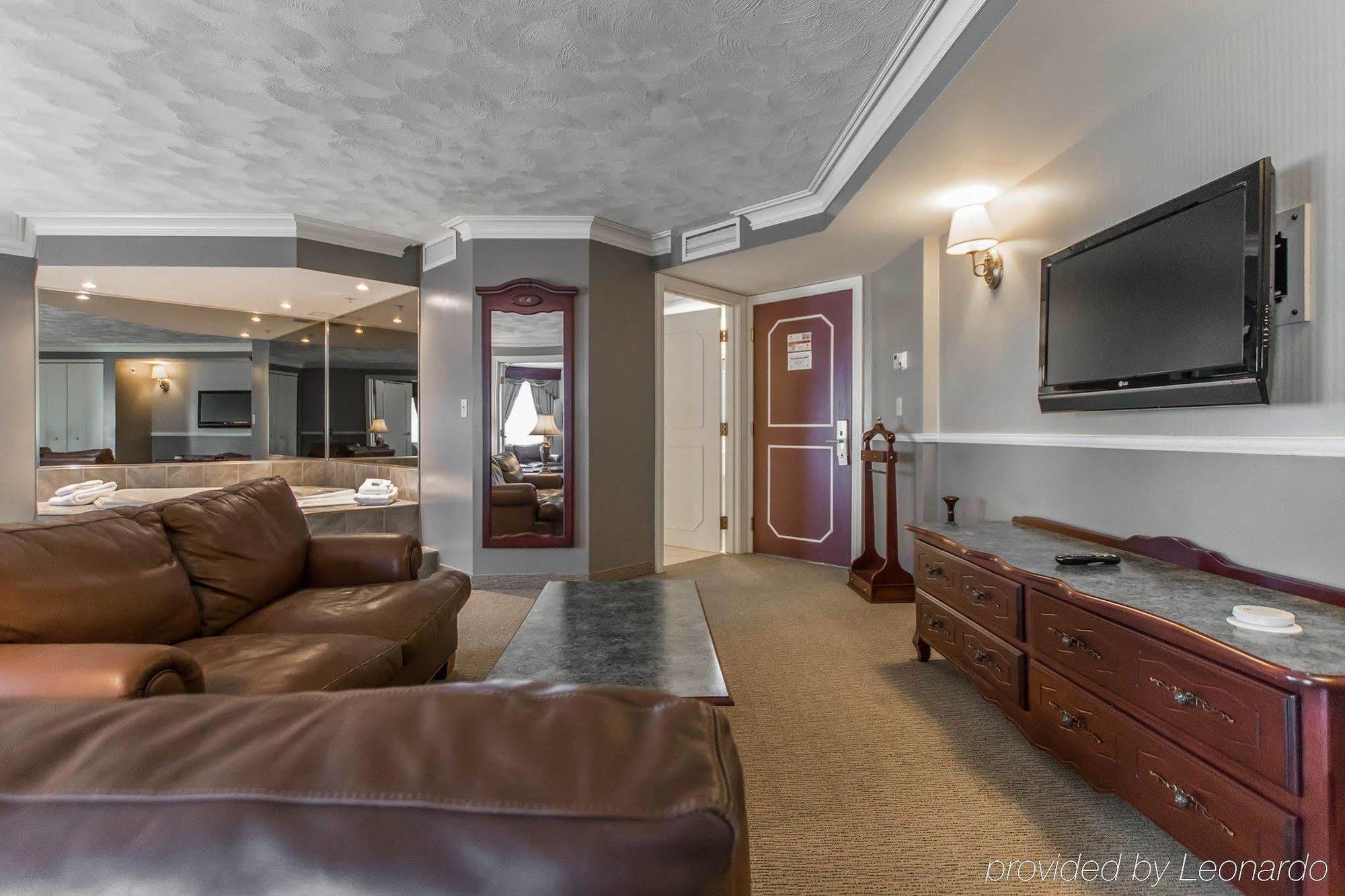 Chateau Moncton Trademark Collection By Wyndham Bagian luar foto