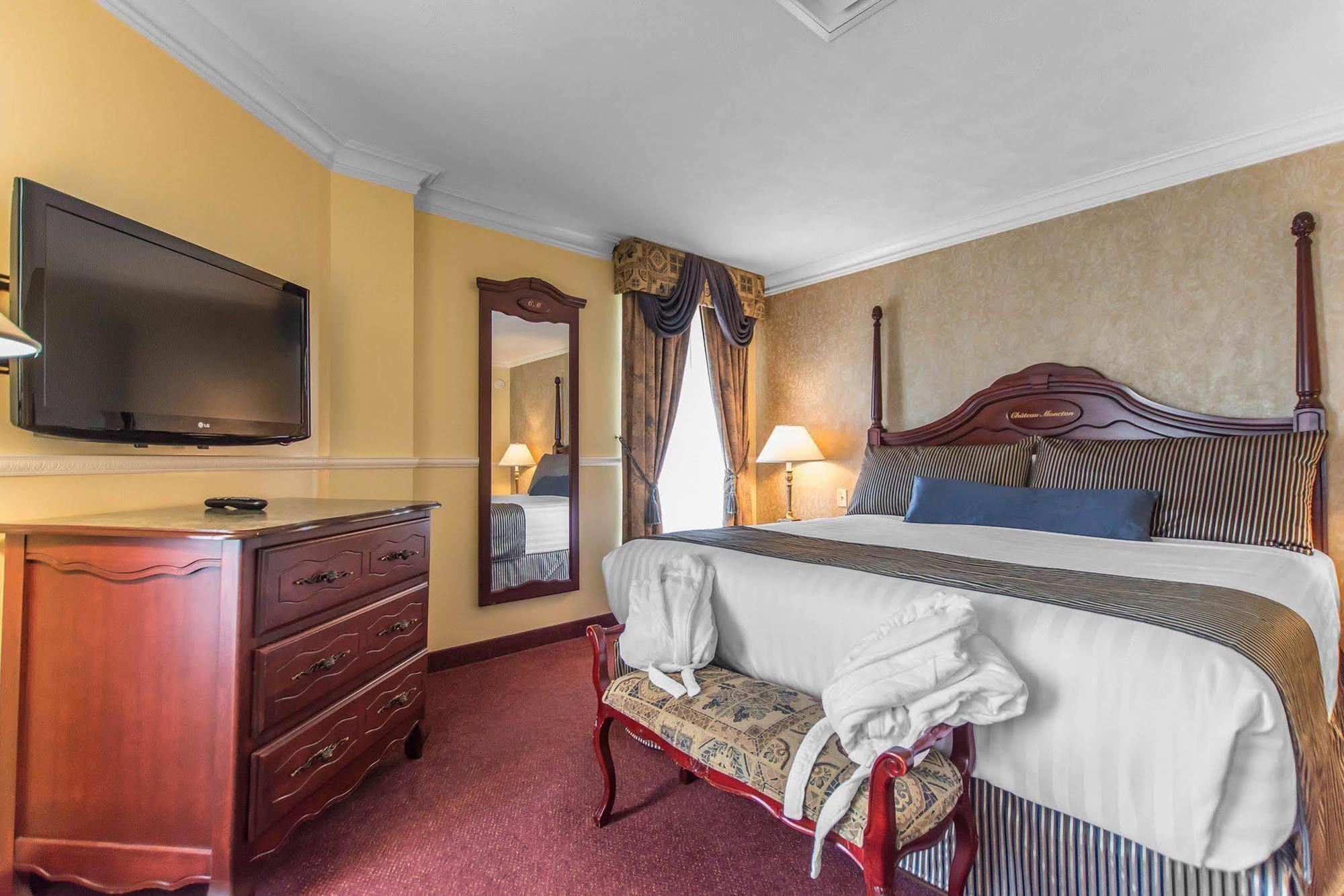 Chateau Moncton Trademark Collection By Wyndham Bagian luar foto