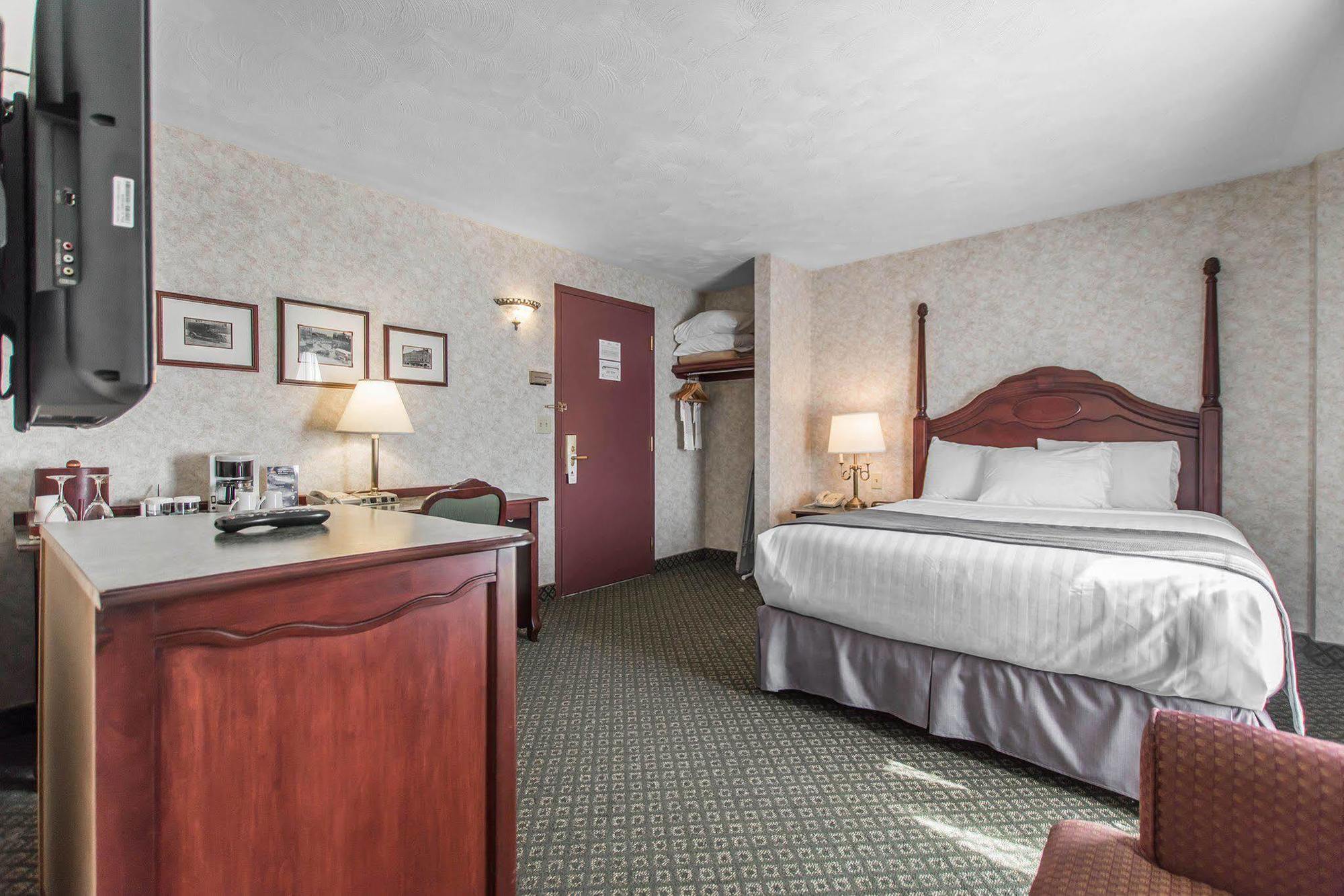 Chateau Moncton Trademark Collection By Wyndham Bagian luar foto