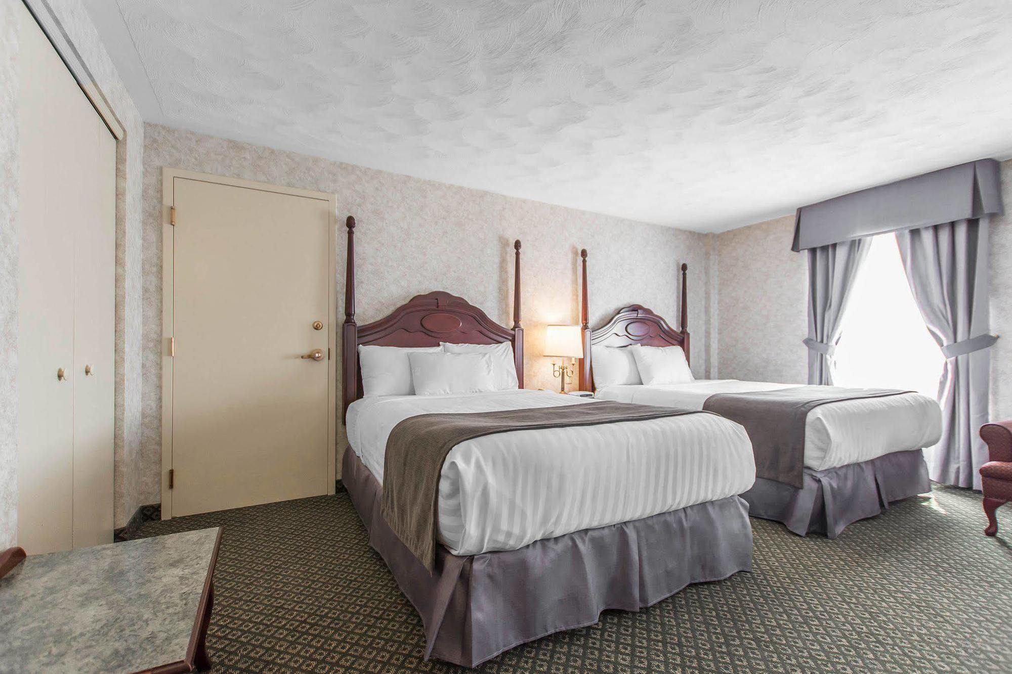 Chateau Moncton Trademark Collection By Wyndham Bagian luar foto