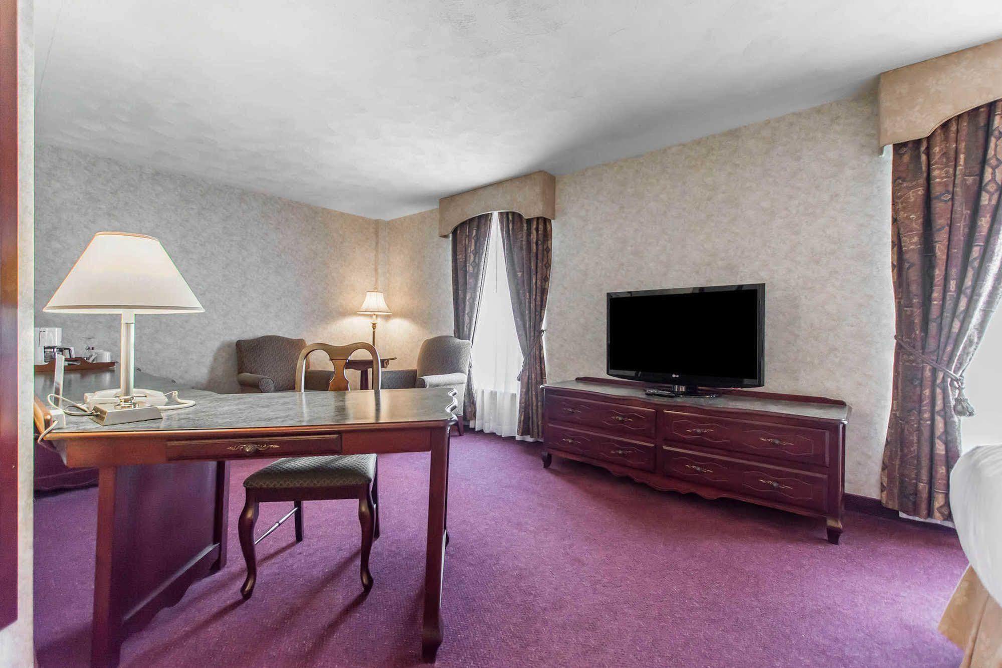 Chateau Moncton Trademark Collection By Wyndham Bagian luar foto