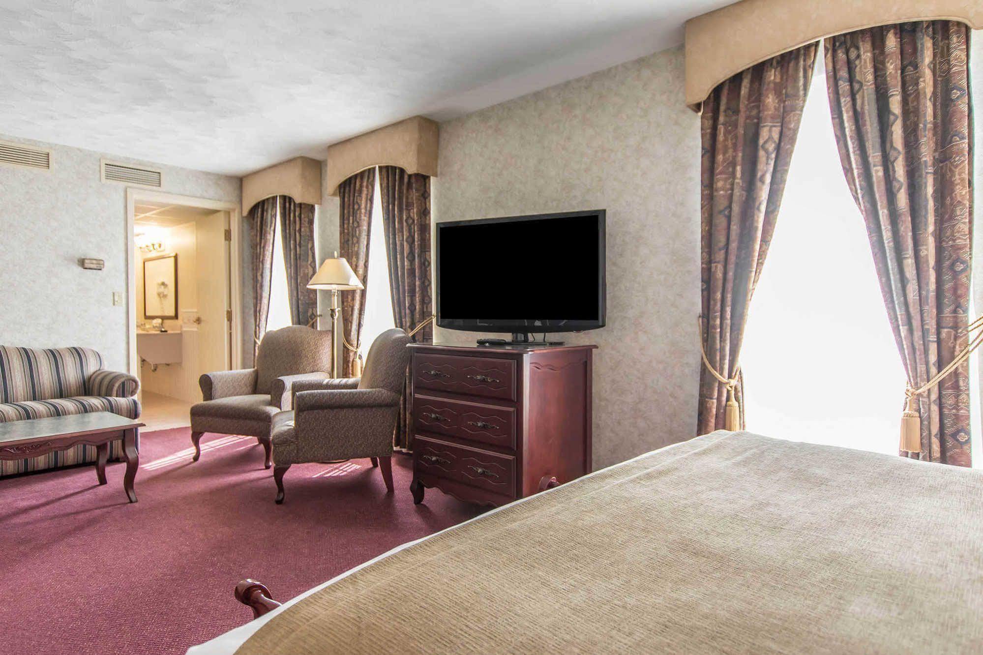 Chateau Moncton Trademark Collection By Wyndham Bagian luar foto