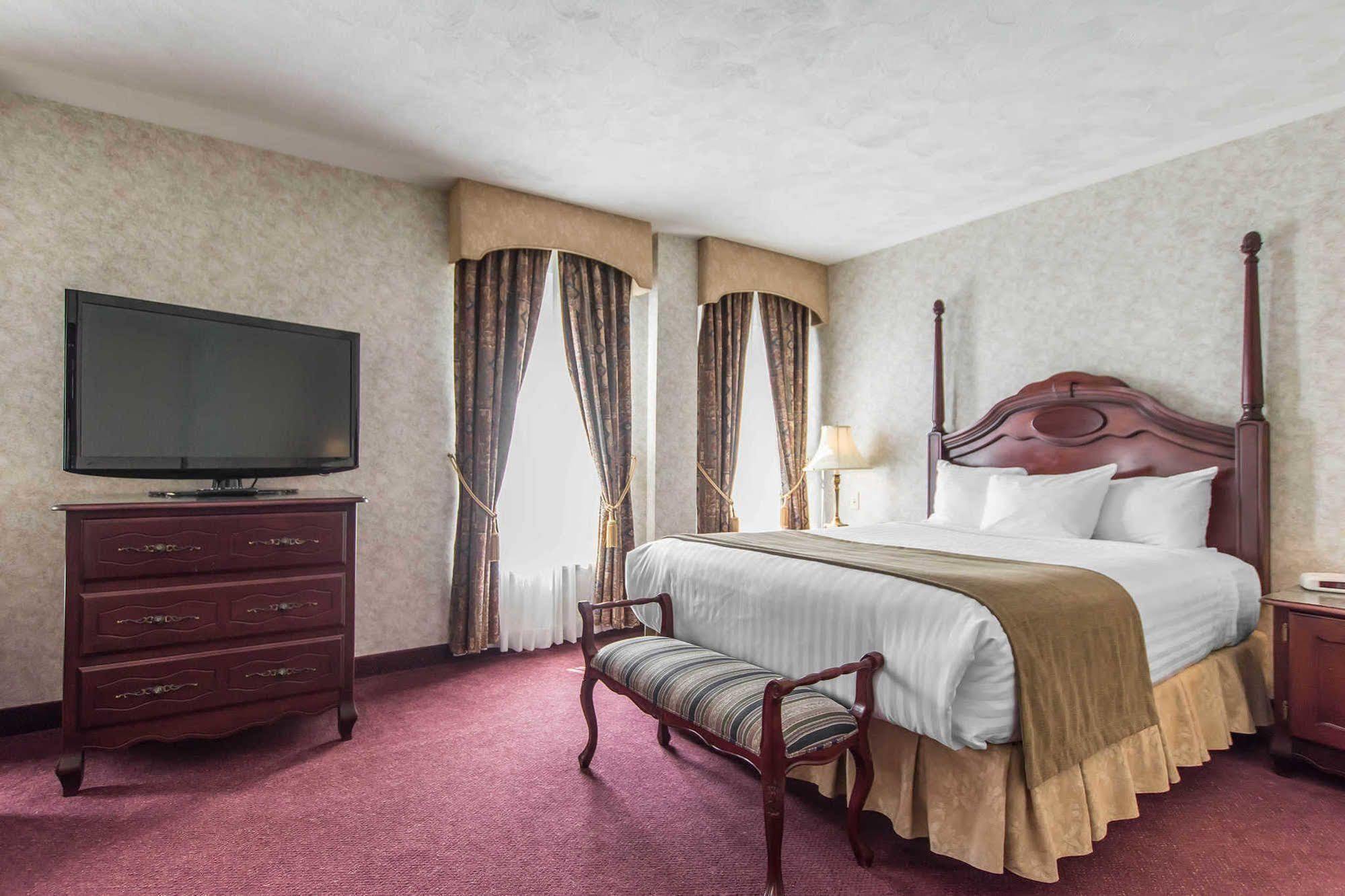 Chateau Moncton Trademark Collection By Wyndham Bagian luar foto